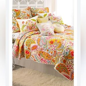 Multicolor Paisley Quilted Comforter Set - Vibrant Floral Pattern
